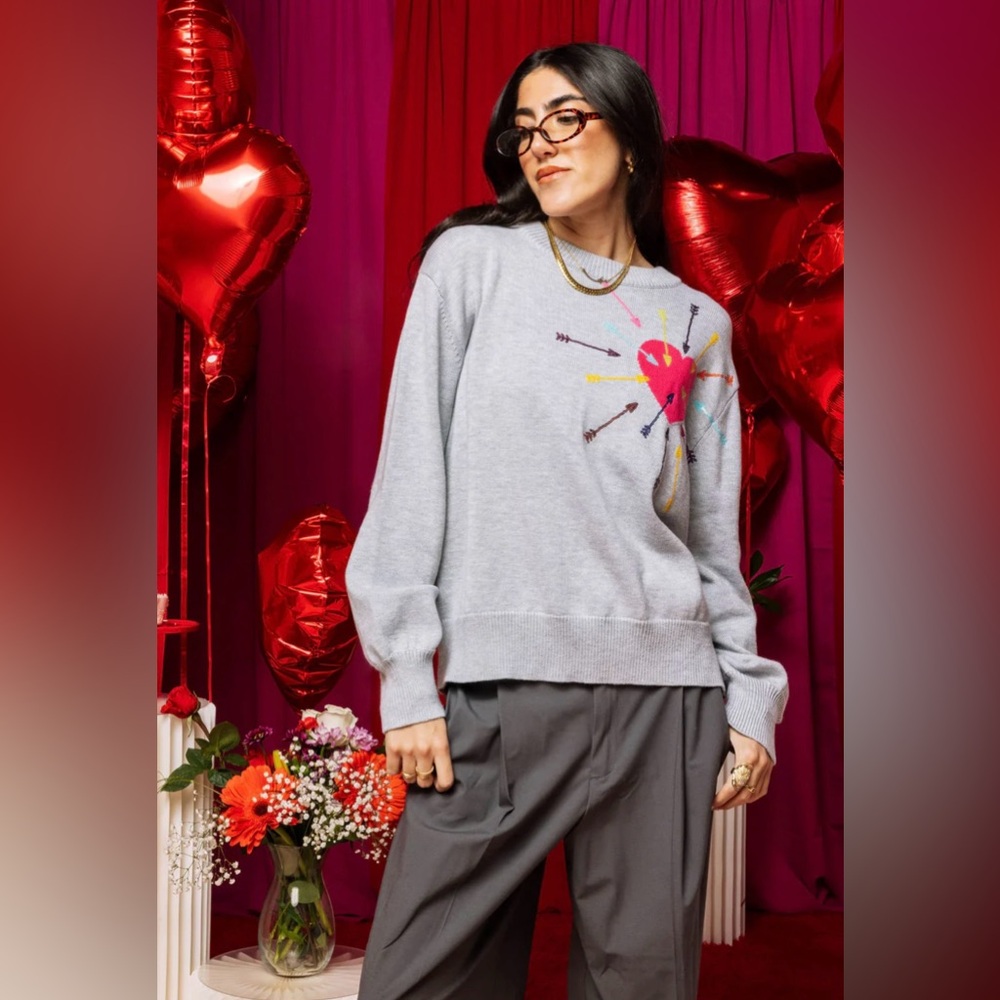 Queen of Sparkles Gray Sweater with Sequin Heart Design NWT QOS - Picture 3 of 5